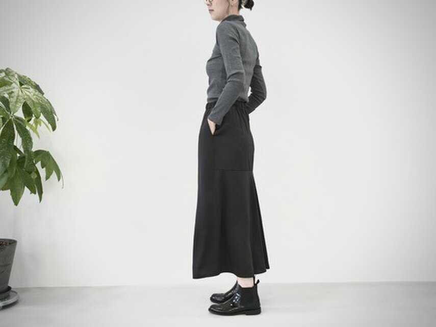 サテンロングスカート・黒　No.319