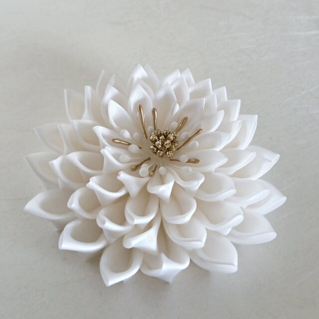 花咲み 髪飾り 大 ホワイト 白 つまみ細工 《フォーマル、卒業式、入学