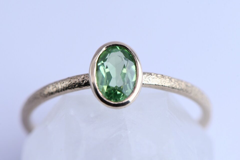 K10 グリーン グロッシュラー ガーネットのテクスチャーリング