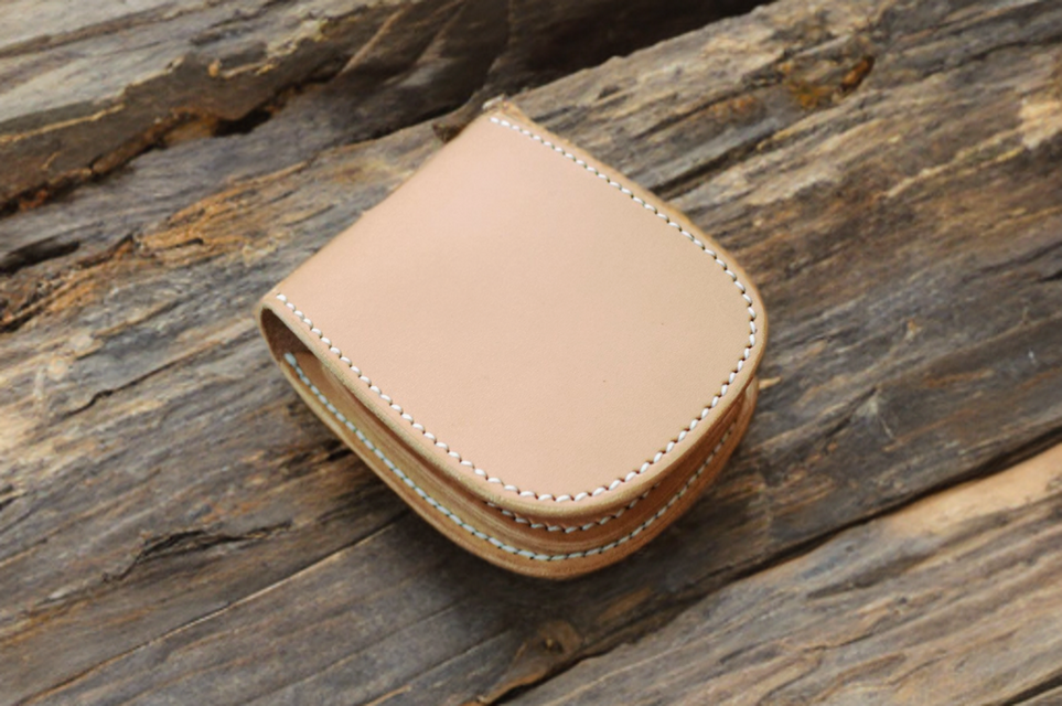 本革サドルレザーの二つ折財布【受注製作】 | iichi 日々の暮らしを