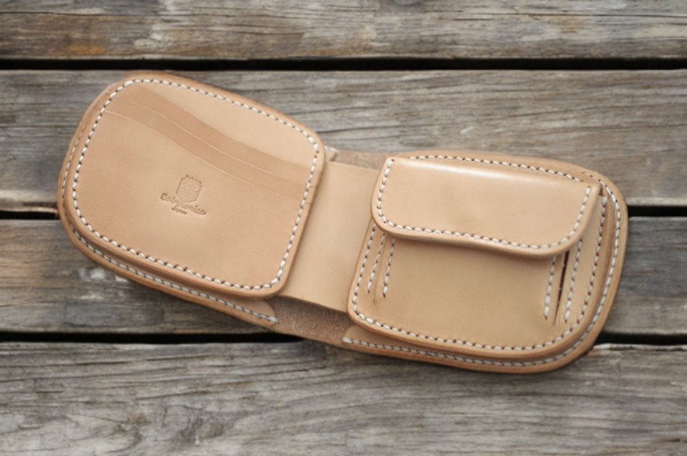 本革サドルレザーの二つ折財布【受注製作】 | iichi 日々の暮らしを