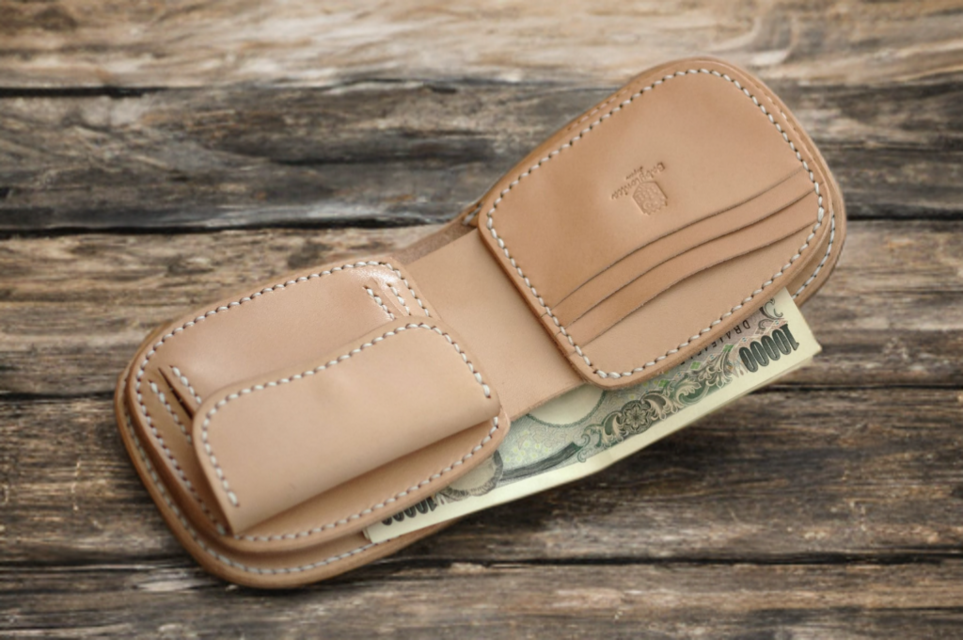 本革サドルレザーの二つ折財布【受注製作】 | iichi 日々の暮らしを