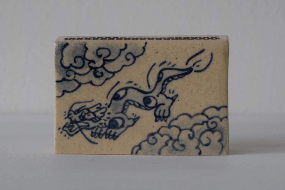 陶器のマッチ入れ　竜