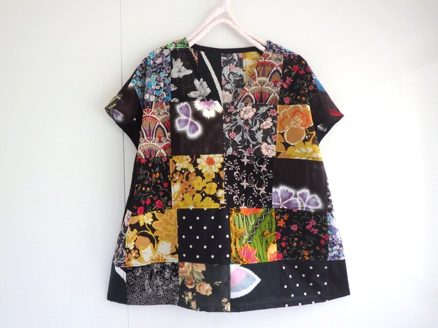 【値下、夏を先取りクリアランス】フレンチブラウス　Ⅴネック　パッチワークBB