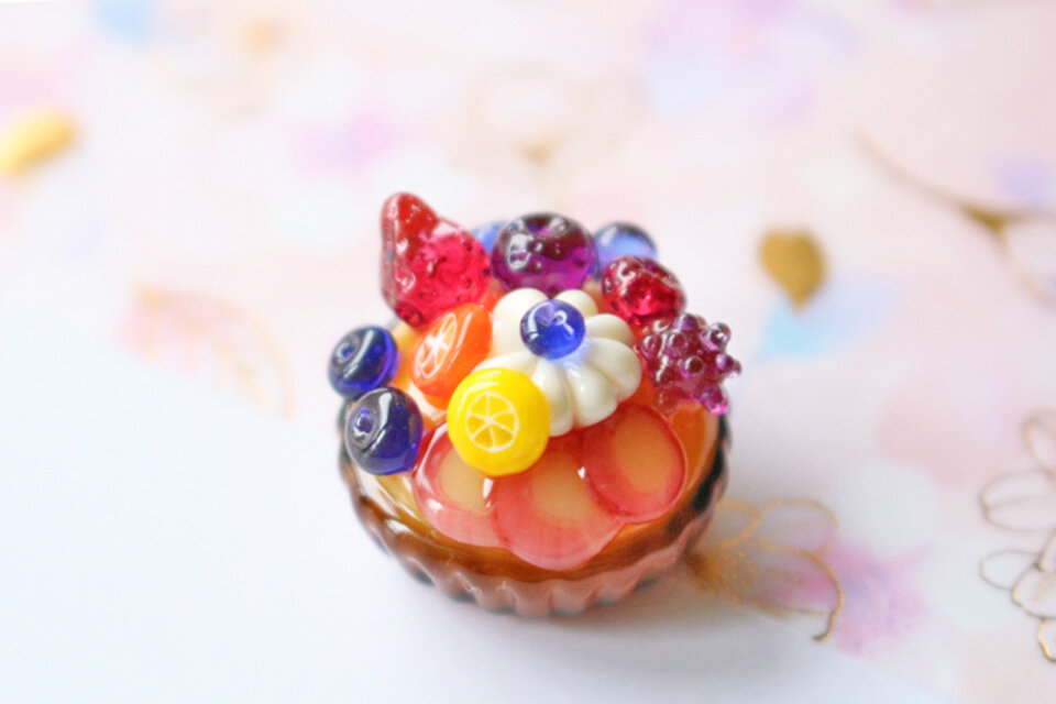 ＊期間限定SALE＊ガラスのミニチュアフルーツタルト（フルーツ増量）　★ガラスのミニチュア洋菓子店★