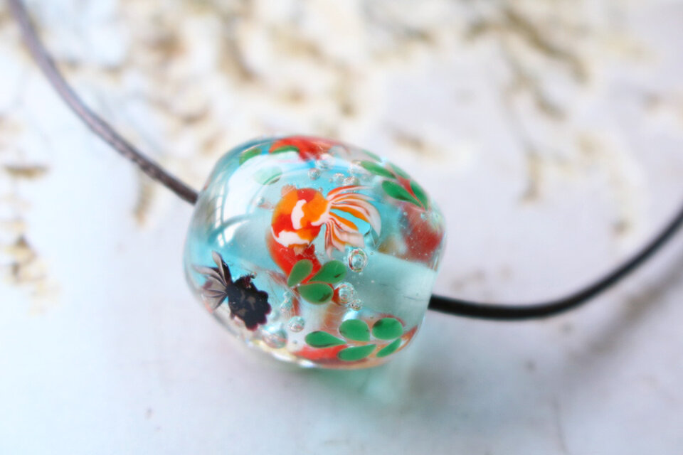 金魚のとんぼ玉（ガラス玉）泡入り（訳あり品）