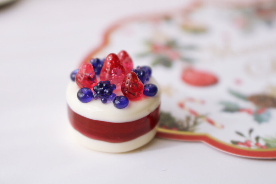 ガラスのミニチュアベリーケーキ 　★ガラスのミニチュア洋菓子店★