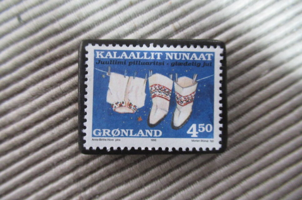 グリーンランド　クリスマス切手ブローチ10159