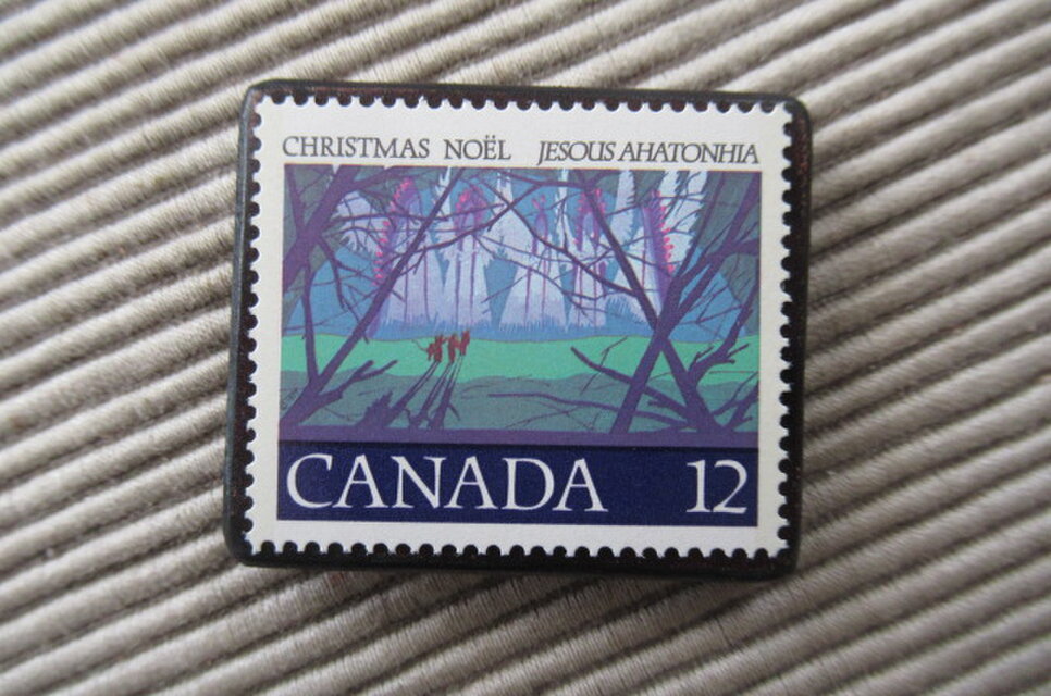 カナダ　クリスマス切手ブローチ10167