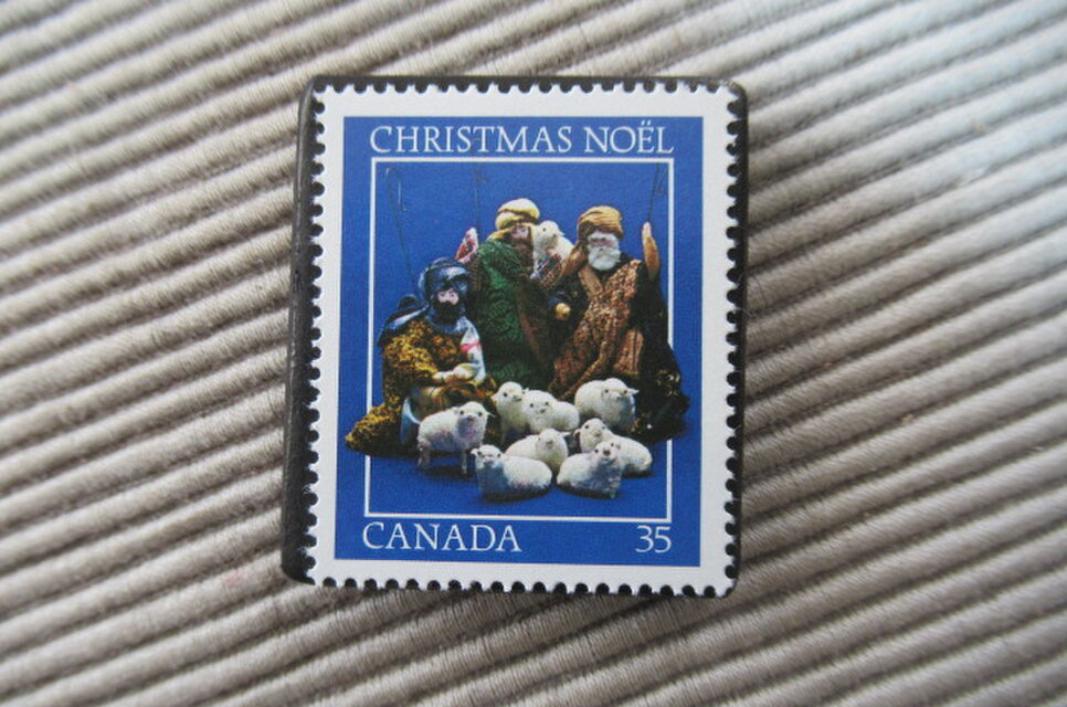 カナダ　クリスマス切手ブローチ10179