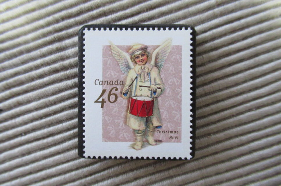 カナダ　クリスマス切手ブローチ10187