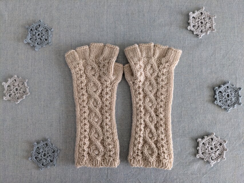 指先がオープンの手袋アルパカ×ラムウールベージュ系(女性用M)