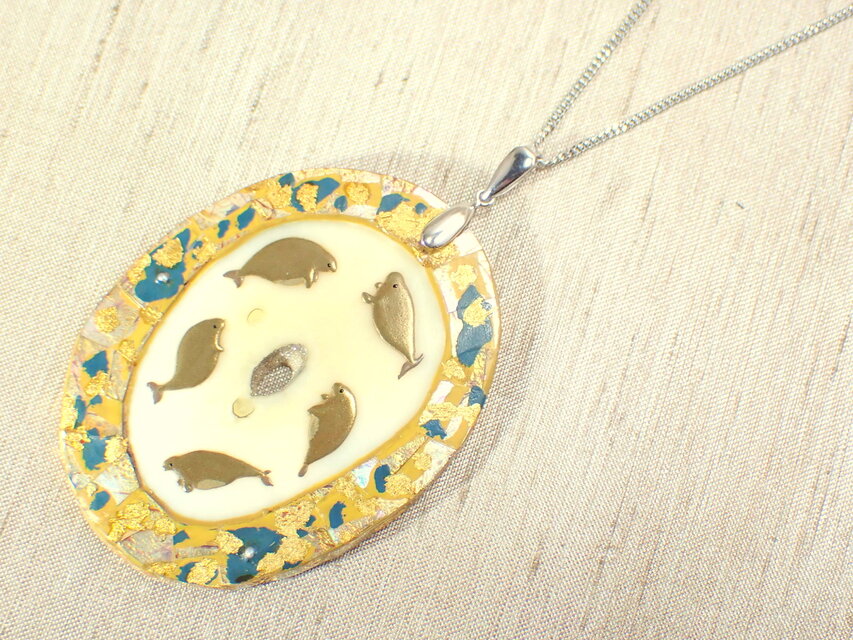 蒔絵ペンダント ”平和の海”