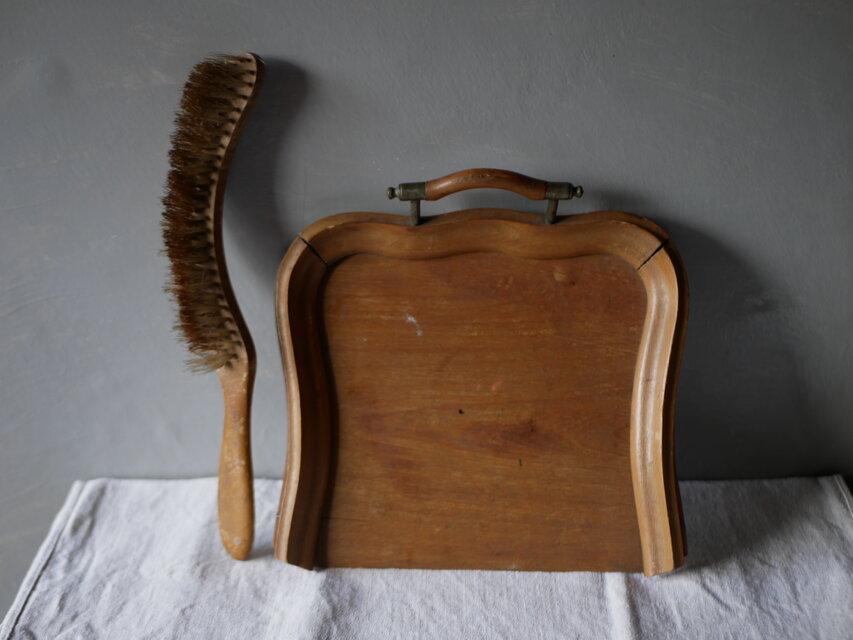 木製のダストパン　ブラシ付き　フランスアンティーク　アンティークのある暮らし