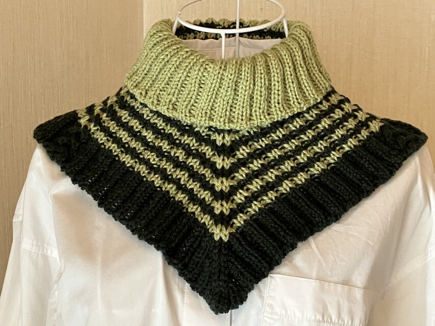 ハンドメイドスタイ　うさみみ　ネックウォーマー　じゅごん ハンドメイドスタイ うさみみ ネックウォーマー じゅごん様専用