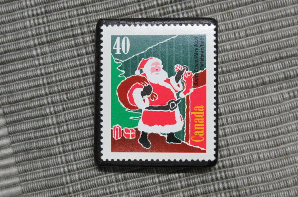 カナダ　クリスマス切手ブローチ10232