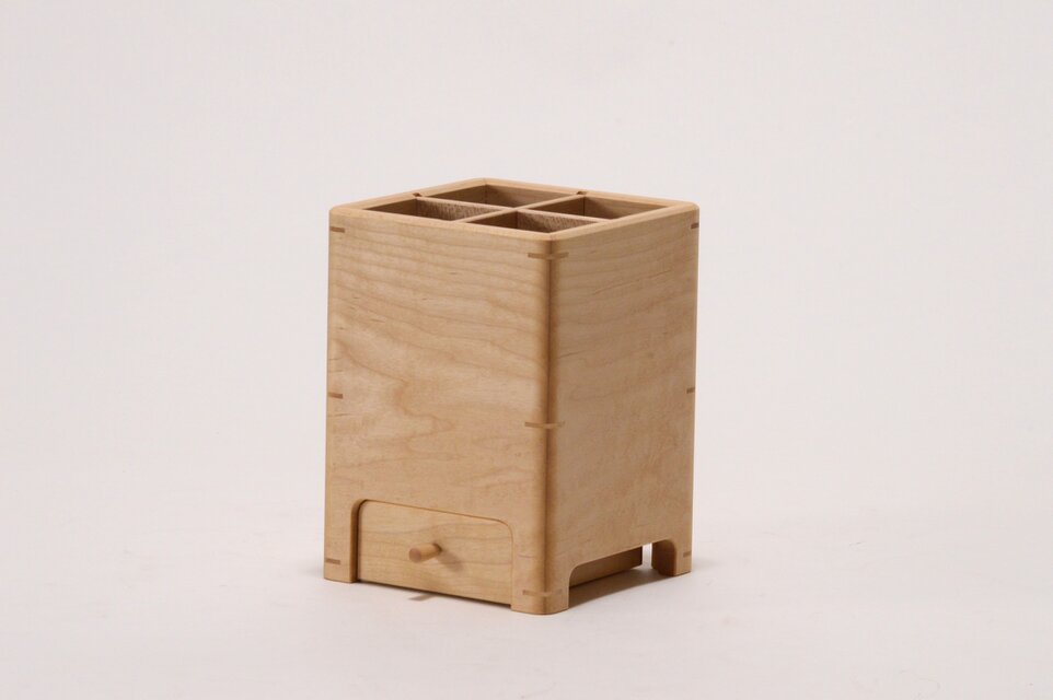 カエデのペン立て 木製ツマミ | iichi 日々の暮らしを心地よくする