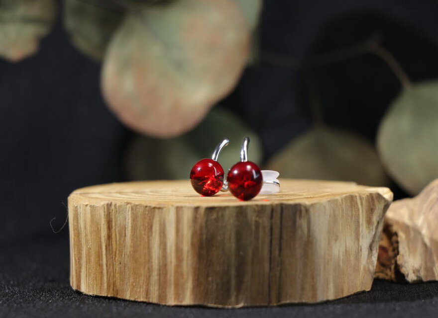 レッドアンバーのイヤリング（琥珀）