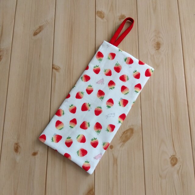 プックリ苺&お花たち＊BOX型＊2段重ね＊ティッシュカバーを2品 プックリ苺&お花たち＊BOX型＊2段重ね＊ティッシュカバーを