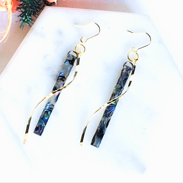 ブルー螺鈿とゴールドツイストスティックのピアスイヤリング【1615】