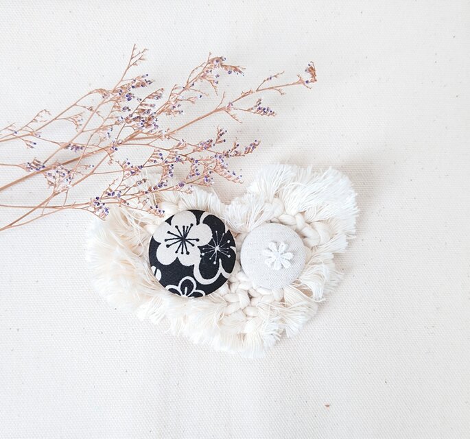 ★くるみボタンブローチ★