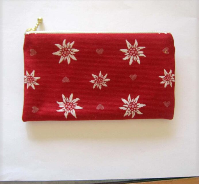 フランス生地（MS）　エーデルワイスとハートのポーチ　鍵入れ　カード入れ　コスメ入れのコピー