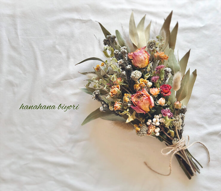 薔薇とユーカリのスワッグ