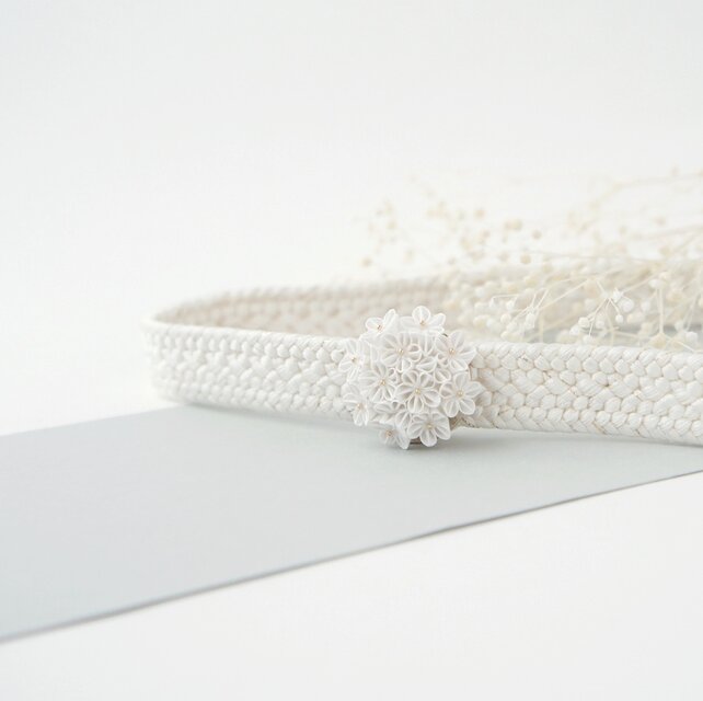 つまみ細工帯留め　紫　白　金 つまみ細工帯留め 紫 白 金