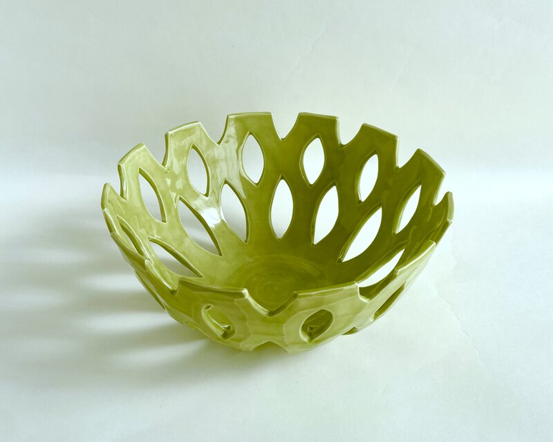 フルーツボウル 菓子鉢（グリーン）Fruits bowl (green) 陶磁器製