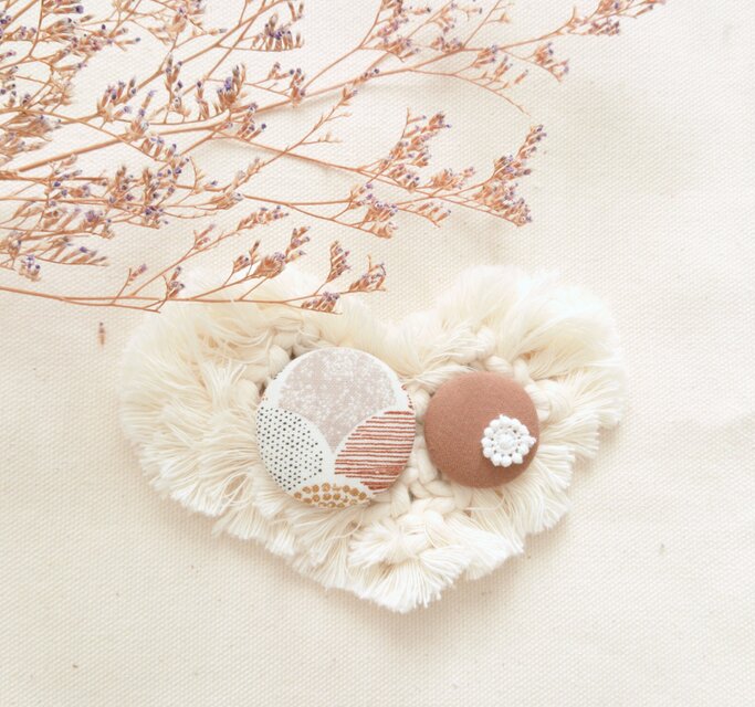 ★くるみボタンブローチ★