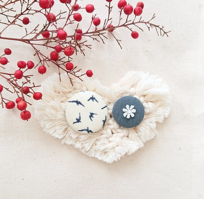 ★くるみボタンブローチ★