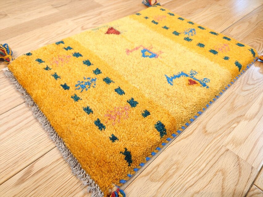 ミニギャベ●33×41㎝●手織●本物●新品未使用 遊牧民が紡ぐギャッベ 127b64c95ab6bd2180233b9355fa1d