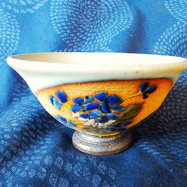 釉描彩額紫陽花図高足飯碗