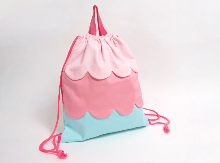 (小さいサイズ)　スカラップデザイン お着替え袋 ドールハウスピンク Kids