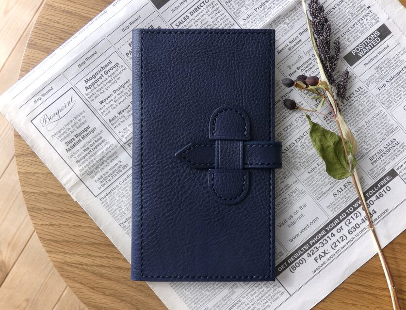イタリア革のカードケース／手帳型／ネイビー