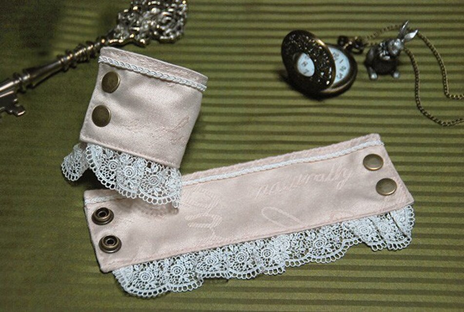 薔薇のレースのお袖留め（アンティックホワイト）