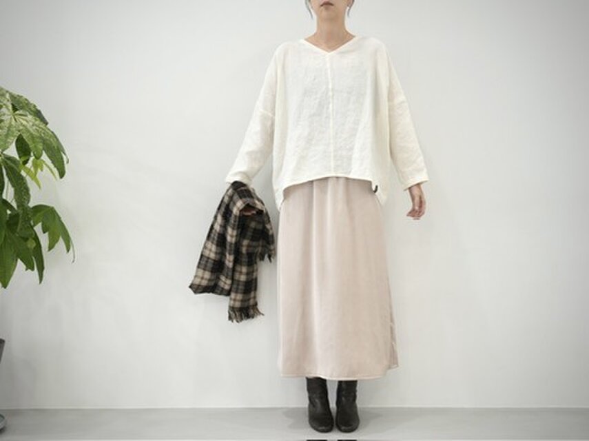 サテンロングスカート・ベージュ　No.319