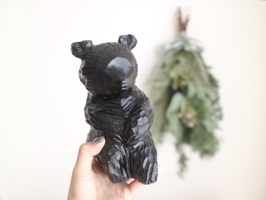 スウェーデンで見つけた木彫りのクマオブジェ No.5669