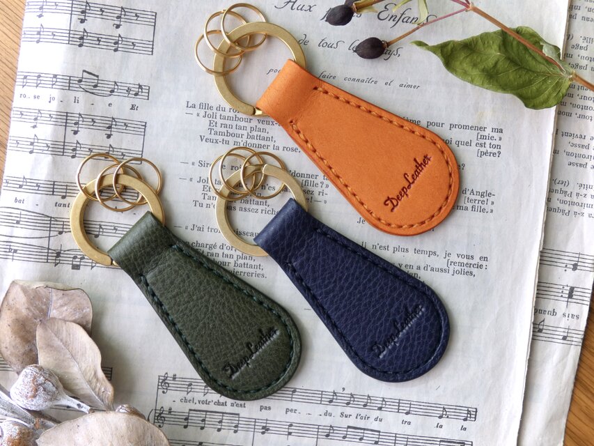イタリア革のキーホルダー／ネイビー
