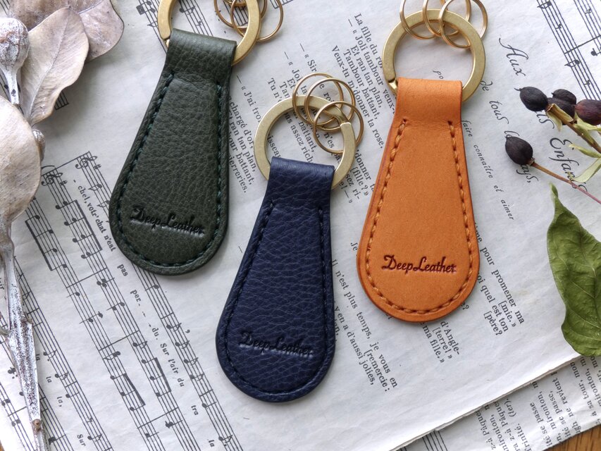 イタリア革のキーホルダー／ネイビー | iichi 日々の暮らしを心地よく