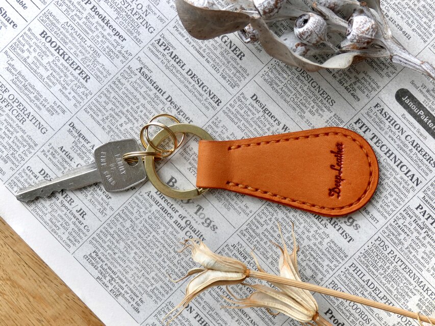 イタリア革のキーホルダー／ネイビー | iichi 日々の暮らしを心地よく