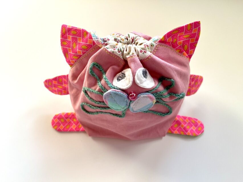 早い者勝ち♡新品♡ハンドメイド♡ねこちゃん花柄巾着バック ♡ねこちゃん 巾着セット♡ | iichi 日々の暮らしを心地よくする