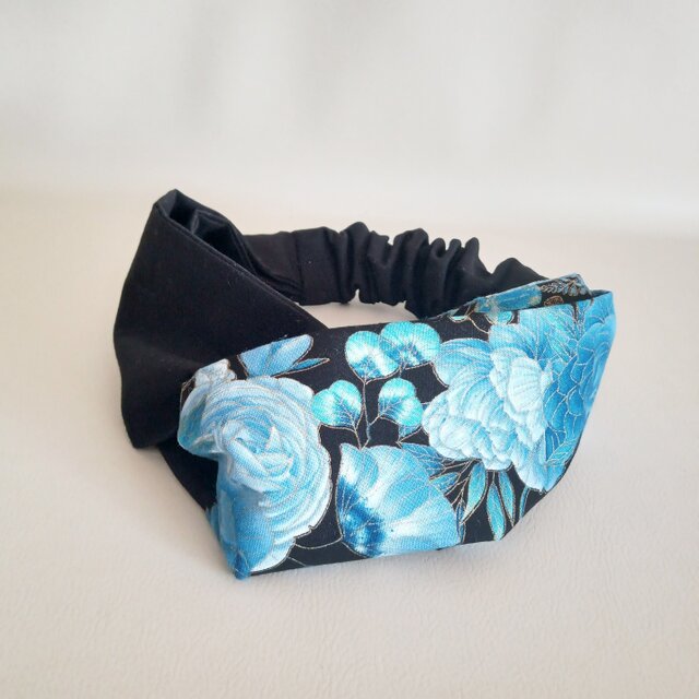 クロスタイプのヘアバンド　ターバン　水色薔薇×黒　3