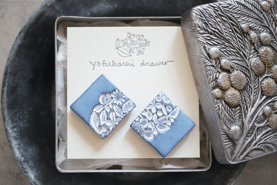 : : : 陶土の草花耳かざり : : : 1338（イヤリング）