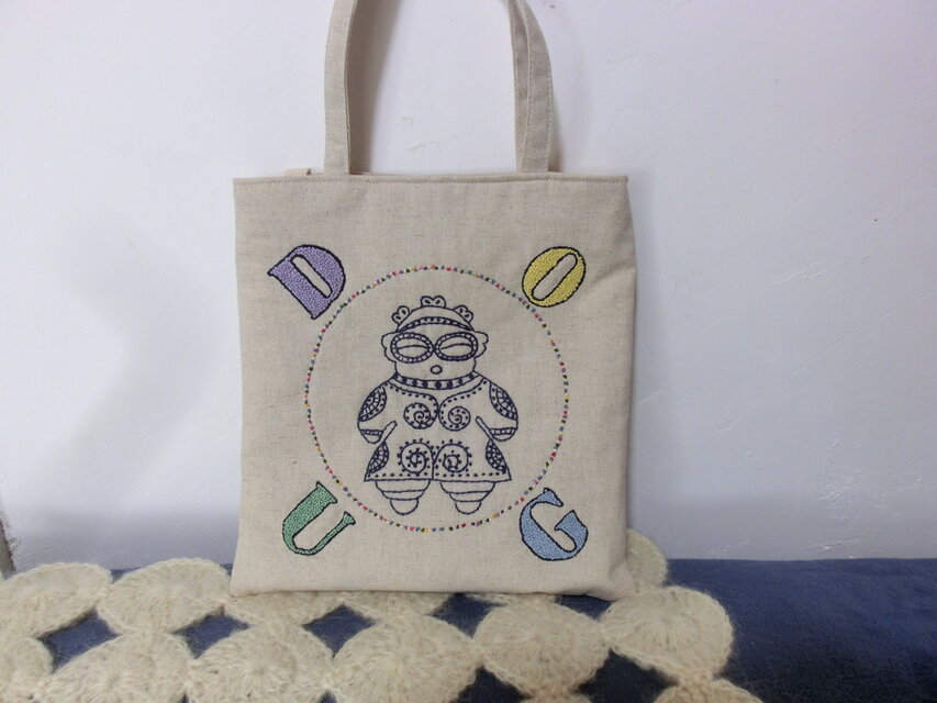 土偶ちゃんの刺繍バック　③