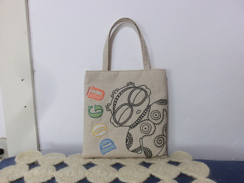 土偶ちゃんの刺繍バック　④