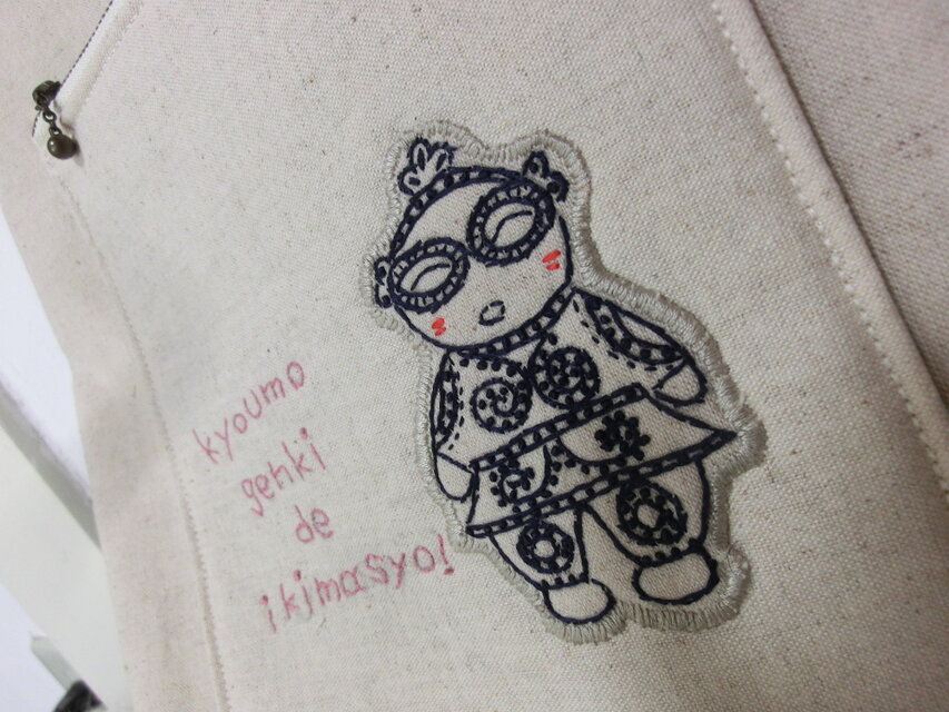 土偶ちゃんの刺繍バック ④ | iichi 日々の暮らしを心地よくする