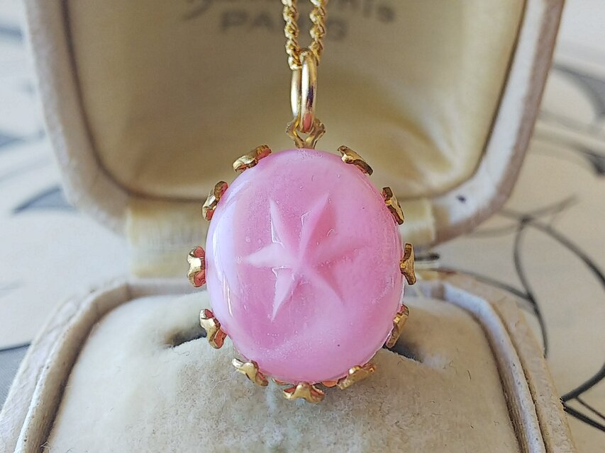 ヴィンテージ　レア Baby-Pink-Star（Oval）ネックレス