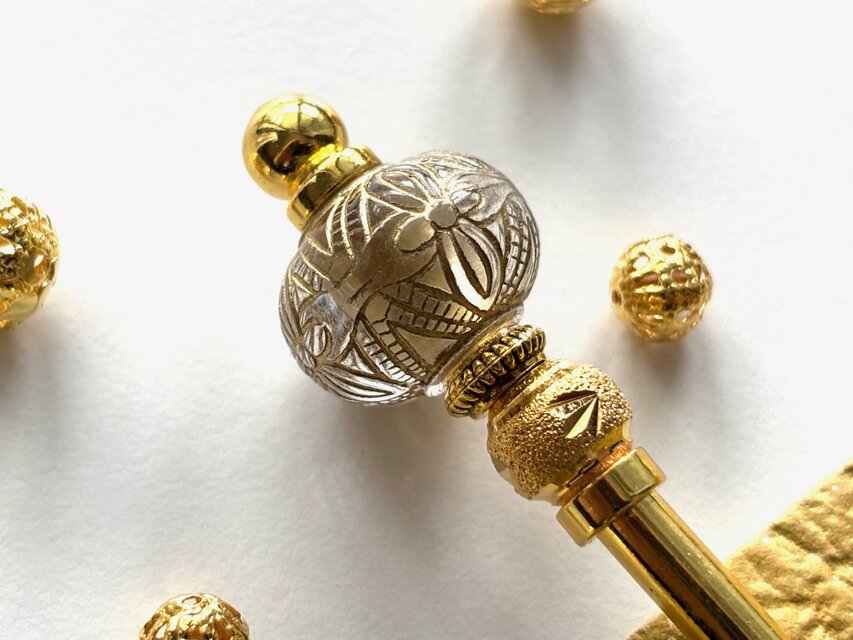 かんざし　クリアゴールドの花模様のビーズ　一本挿し　一本簪　エスニック　和モダン　軽量　軽い　透明　　