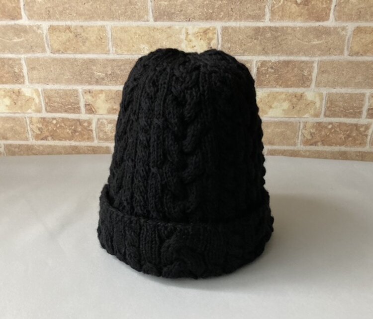 メリノウールのやわらかケーブルニット帽ブラック